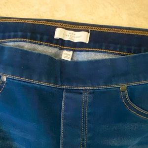 Women’s New Directions pull on jeans. Petite 12R.